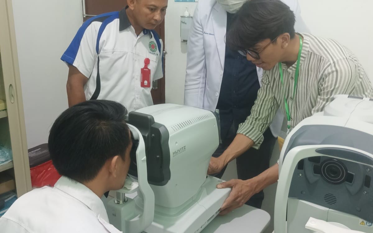 Keren di RSUD Junjung Besaoh ada Alat untuk Pemeriksaan Mata 2 IMG 20241207 WA00061