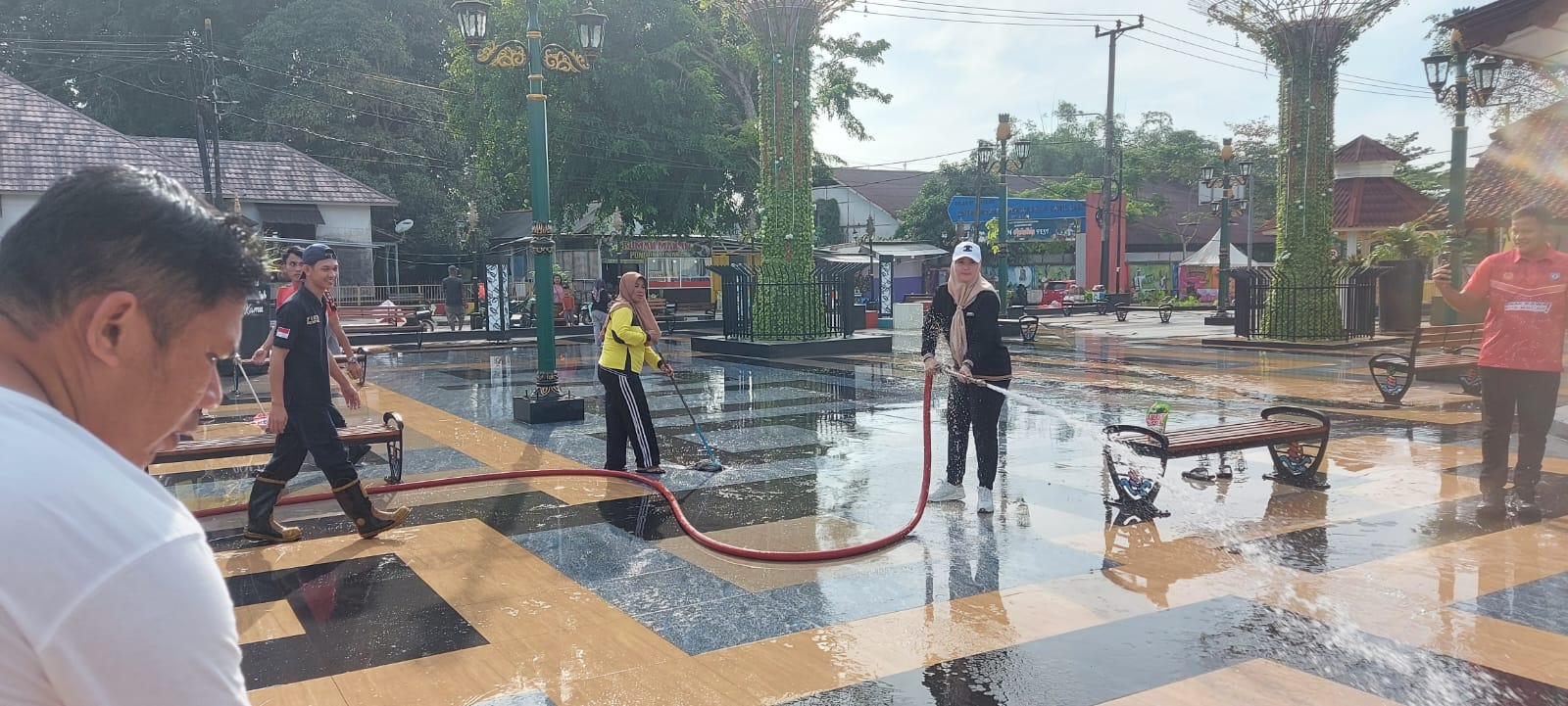 Bupati Bangka Selatan Instruksikan OPD untuk Menjaga Kebersihan dan Kenyamanan Ruang Publik 6 download 20 1