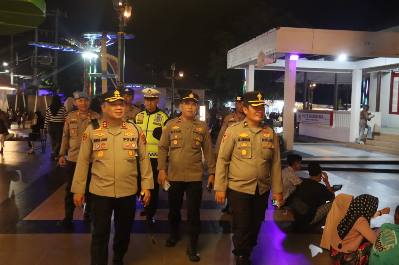 Cipkon Aman di Kota Toboali, Kapolres Bangka Selatan Pimpin Patroli Malam Takbir Hari Raya Iduladha 5 IMG 20250605 WA0151