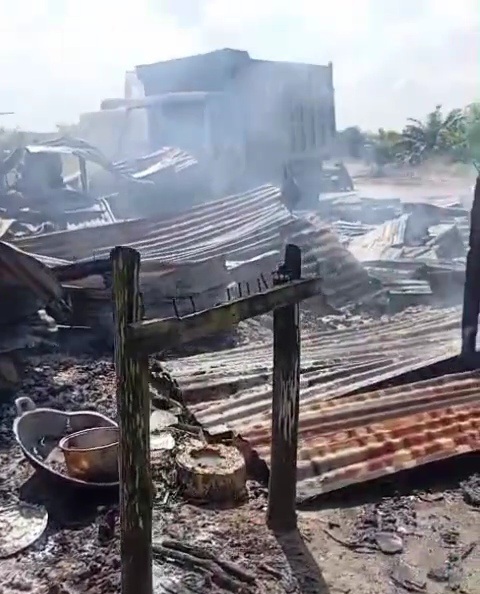 Kawasan Pabrik dan Kebun Sawit di Desa Jeriji Terbakar, Alat Berat dan Kamp Ludes 7 VideoCapture 20250715 170856