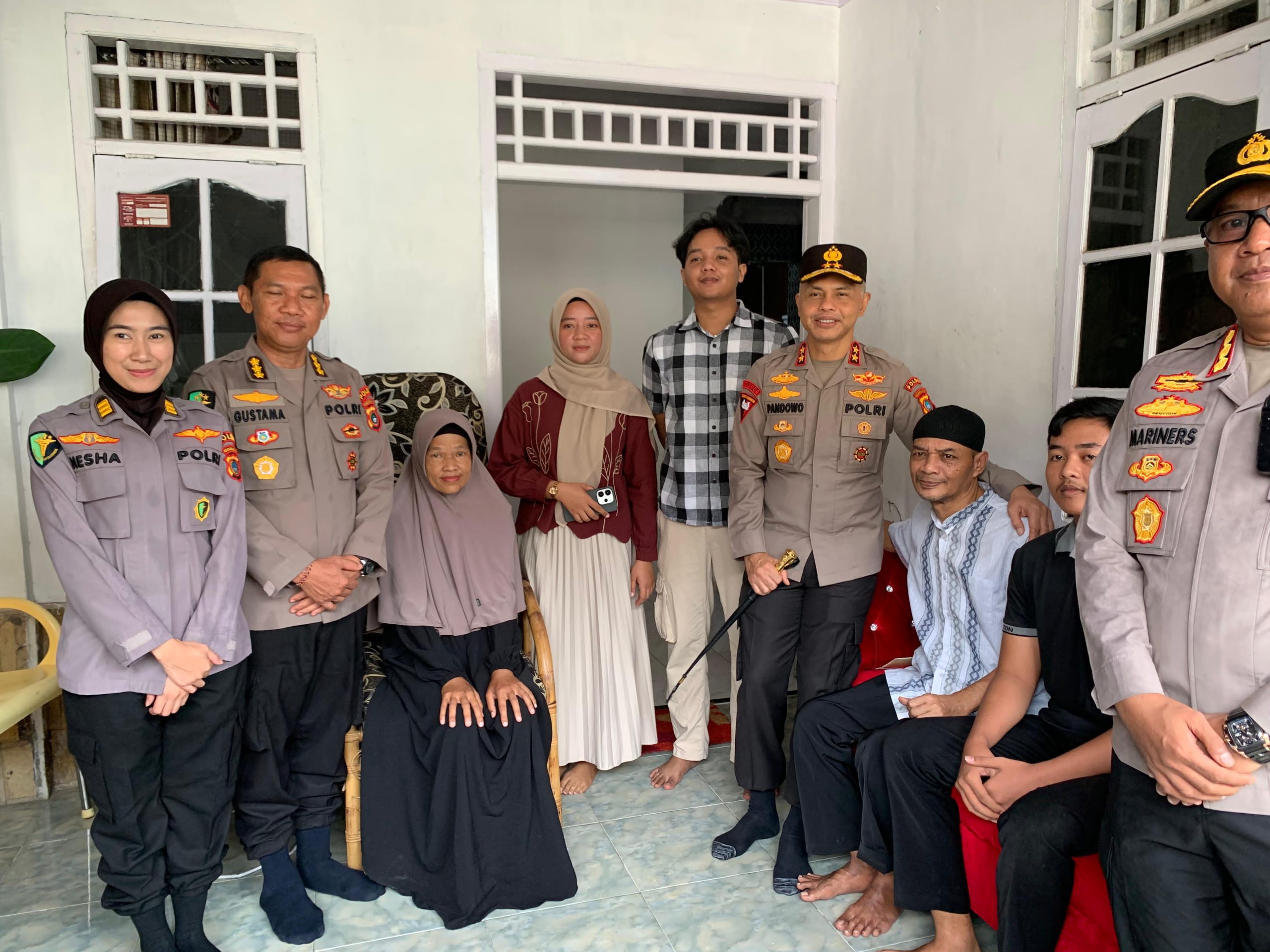 Kapolda Babel Hadir untuk Anggotanya yang Sakit 6 IMG 20250805 WA0019 scaled