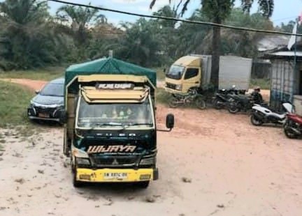 Bos Timah Jebus Bangka Barat Ditangkap Satgasus, Barbuk 9 Ton Pasir Timah 4 IMG 20250924 WA0056