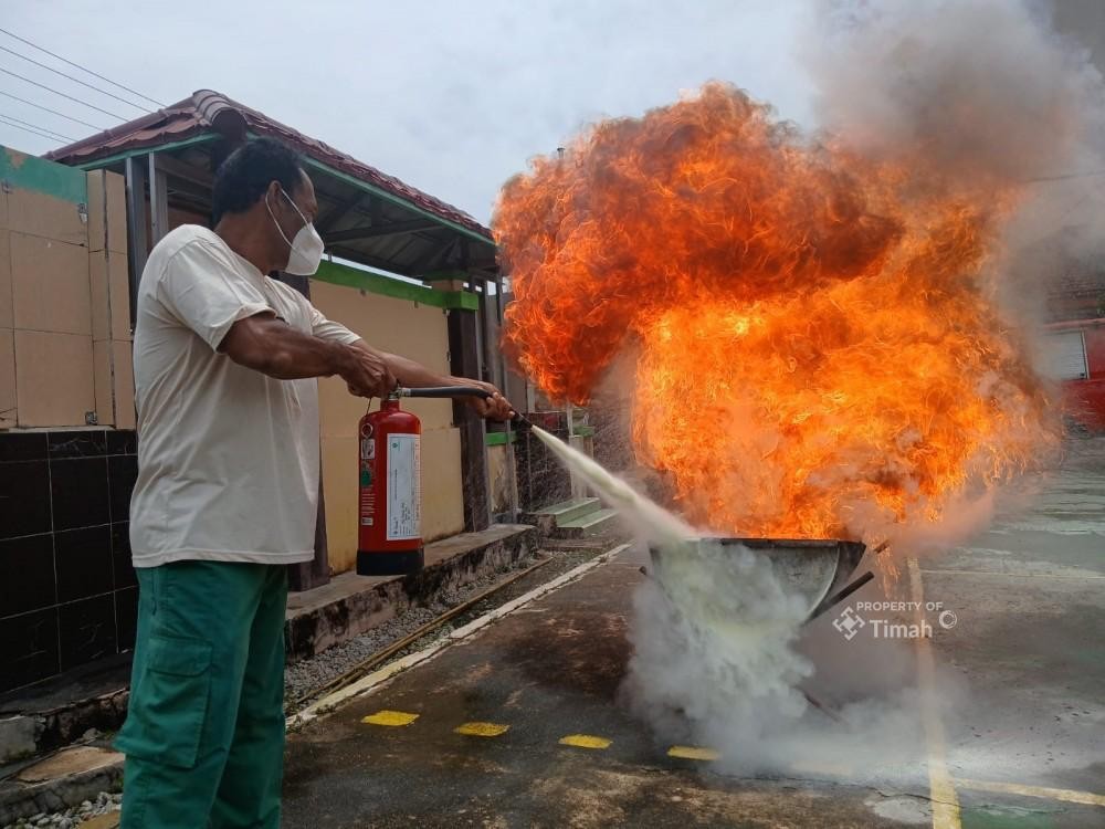 PT Timah Gelar Pelatihan Tanggap Bencana di Desa Air Putih 4 6913f0bf9057f