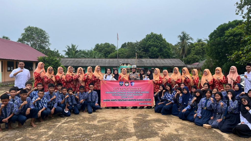 Kasat Lantas Bangka Selatan Edukasi Bahaya Geng Motor kepada Pelajar SMP PGRI Toboali 3 IMG 20251112 WA0035